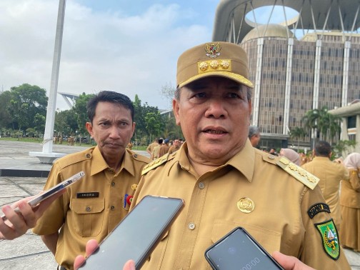 Pj Gubernur Riau SF Hariyanto (kanan) didampingi Pj Sekdaprov Riau Indra (foto/Yuni)