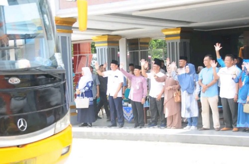 Pelepasan Kafilah Inhu ke MTQ ke-42 Riau.(foto: andri/halloriau.com)