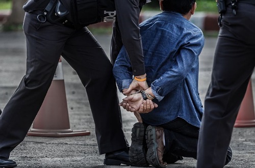 Debt collector di Pekanbaru ditangkap.(ilustrasi/int)