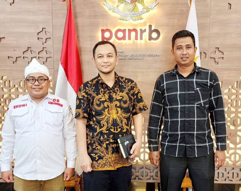 Ketua Forum ASN PPPK Guru 2022 Provinsi Riau, Eko Wibowo, membawa aspirasi ratusan guru untuk direlokasi di sekolah yang dekat domisili (foto/ist)
