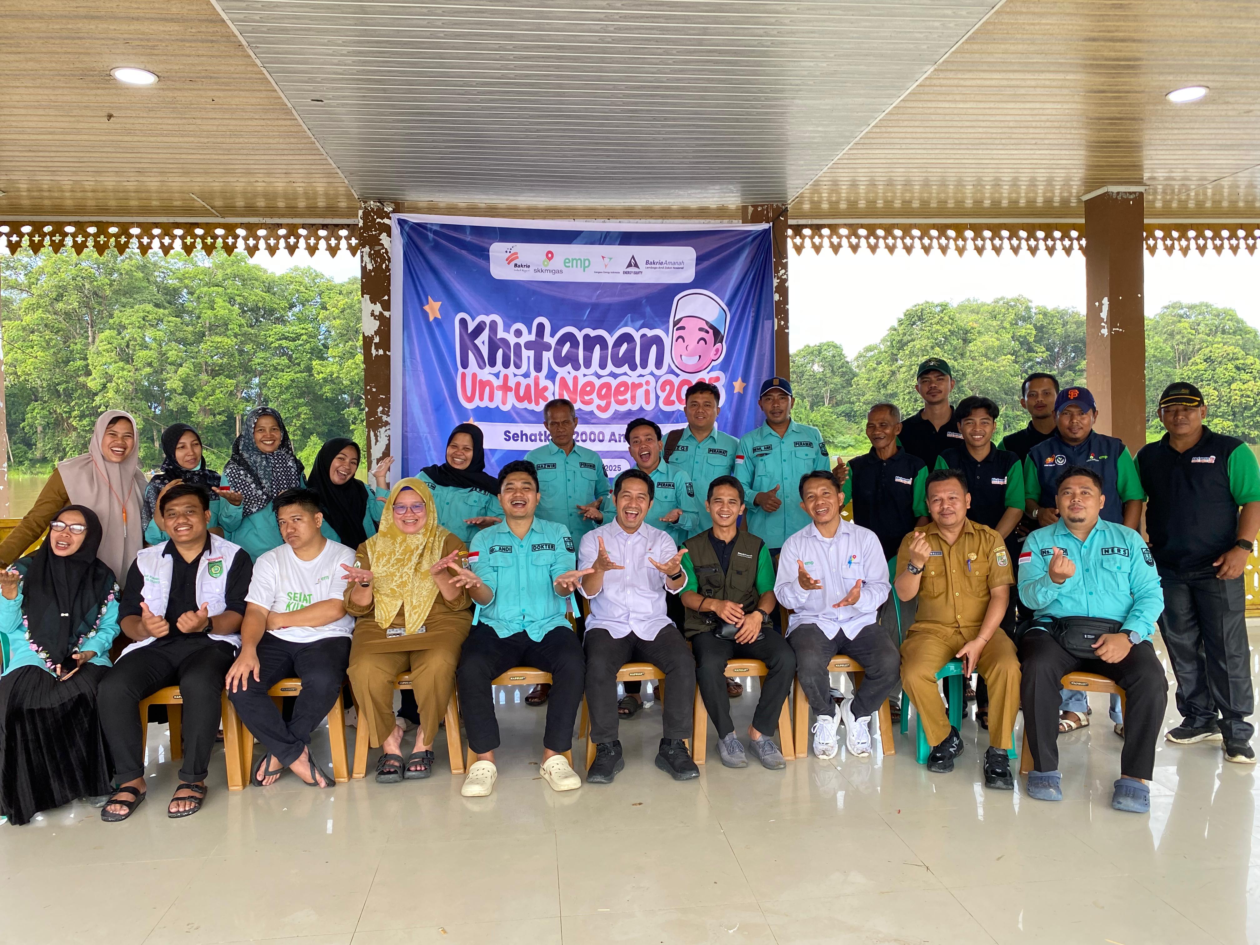 Kegiatan sunatan massal yang ditaja EMP Bentu-Bakrie Amanah di Langgam.(foto: istimewa)