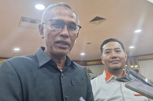 Ketua BPD PHRI Riau, Novrizal saat mendatangi DPRD Riau.(foto: fitri/halloriau.com)