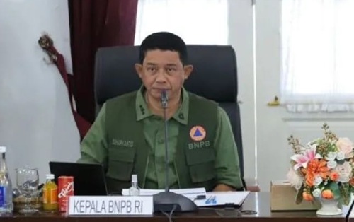 Kepala BNPB Letjen Suharyanto saat Rakor percepatan rehabilitasi pascabencana hidrometeorologi di Auditorium Gubernur Sumbar (foto/Antara)