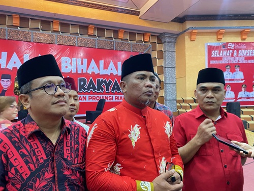 Ketua PDI Perjuangan Riau, Zukri mengaku belum menerima keterangan apapun mengenai kepindahan SF Hariyanto (foto/yuni)
