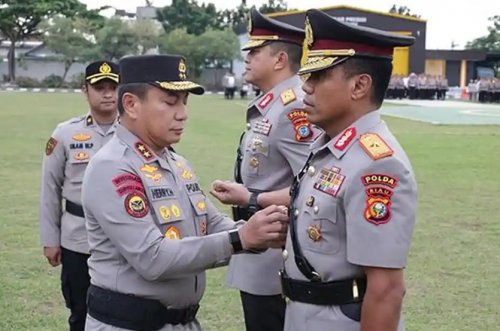 Brigjen Pol Simson Zet Ringu resmi jadi Wakapolda Riau gantikan Brigjen Hengki (foto/tribunpku)