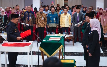Plt Gubernur Riau, SF Hariyanto, melantik dua pejabat eselon II di lingkungan Pemerintah Provinsi Riau, Kamis (5/2/2026).
