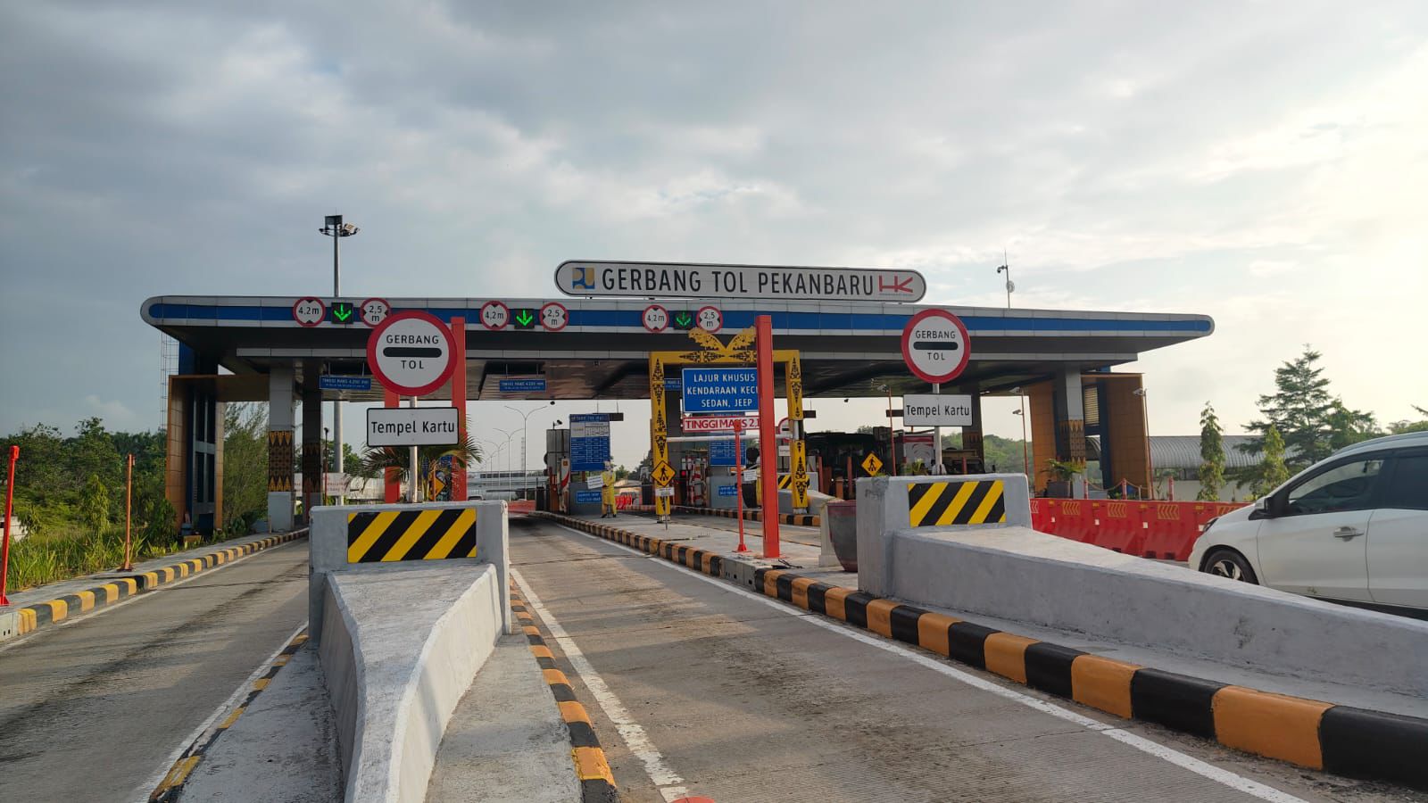 Lonjakan kendaraan di Tol Pekanbaru tembus puluhan ribu (foto/ist)