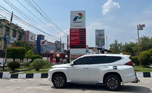 BBM non subsidi naik, aktivitas pengisian di SPBU Pekanbaru tidak ada antrean (foto/tribunpku)
