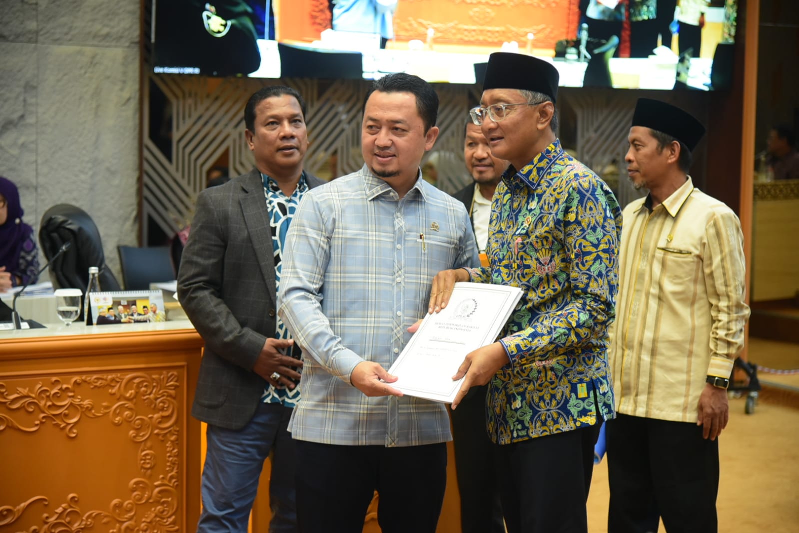 Anggota DPR RI Dapil Riau 2, Dr. Syahrul Aidi Maazat rapat bersama Menteri PUPR (foto/ist)
