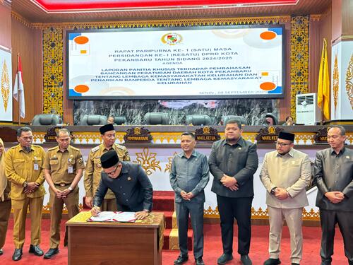 Ranperda Lembaga Kemasyarakatan Kelurahan (LKK) Pekanbaru resmi dicabut. (Foto: Mimi Purwanti)