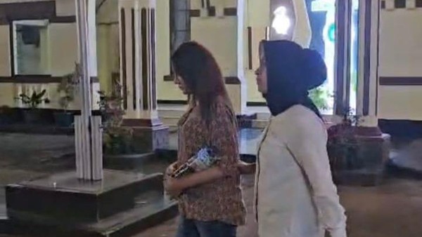 Jadi dokter gadungan, JRF ditangkap polisi setelah diduga sebabkan belasan korban cacat (foto/ist)
