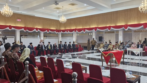 Sebanyak 15 pejabat yang dilantik menempati sejumlah jabatan strategis di lingkungan Pemprov Riau (foto/fitri)