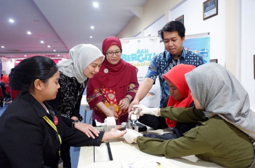 Kegiatan donor darah dalam event KOLABERAKSI 2025.(foto: istimewa)