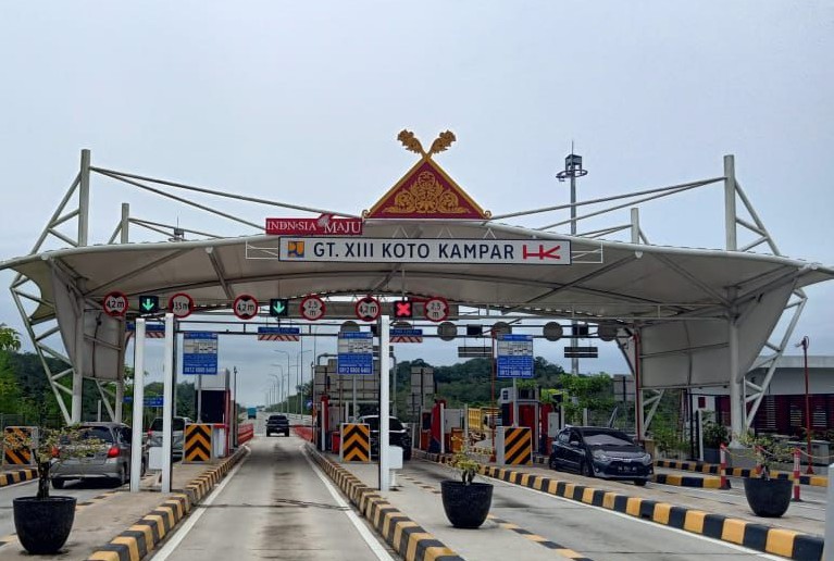 Long weekend Imlek 2026, trafik Tol Pekanbaru–XIII Koto Kampar meningkat (foto/ist)