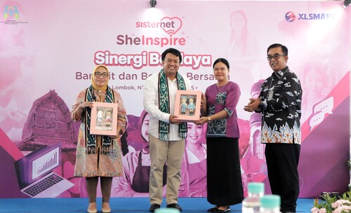 Menteri PPPA Arifah Fauzi,  Direktur & Chief People Officer XLSMART Jeremiah Ratadhi, Kepala Lapas Perempuan Kelas III Mataram Udur Martionna dan Kakanwil Dirjen Pemasyarakatan NTB, Anak Agung Gde Krisna pada saat seremoni acara SheInspire di Lapas Perempuan Kelas III Mataram, NTB, Jumat (25/7). (Foto: Istimewa)