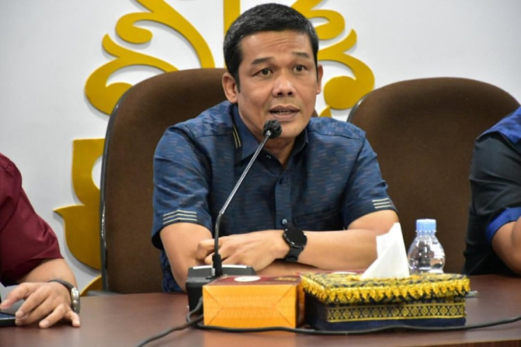 Sekretaris Komisi IV DPRD Pekanbaru, Roni Amriel, SH MH (foto/golkarriau)