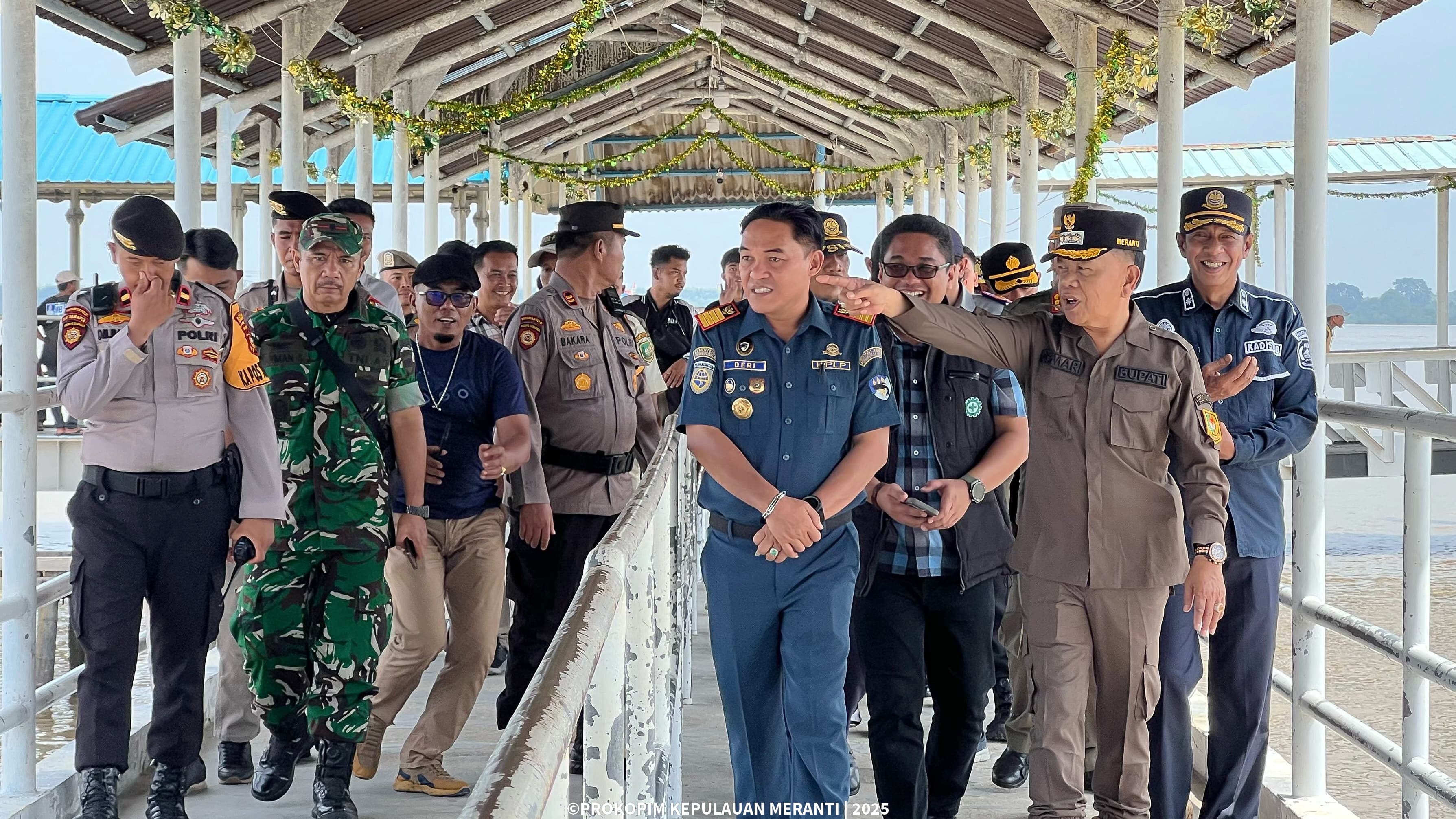 Bupati Kepulauan Meranti dan Forkopimda melakukan pengecekan arus mudik di Pelabuhan Tanjung Harapan, Selatpanjang