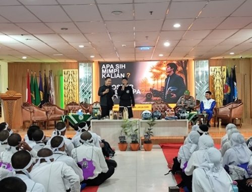 Honda dan Polisi bongkar mitos kopi penangkal kantuk di hadapan 350 mahasiswa UMRI.