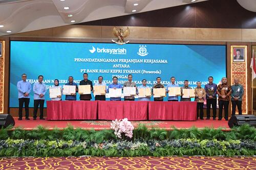BRK Syariah dan Kejati Riau serta lima Kejari di Riau meneken PKS.