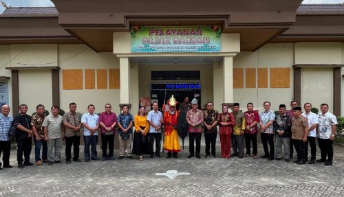 Bupati Pelalawan, Zukri menerima kunjungan kerja Pemkab Nias Selatan (foto/Andy)