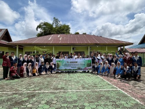 SKK Migas dan EMP Group menanam ribuan pohon di Wilayah Hulu Migas Riau (foto/Andy)