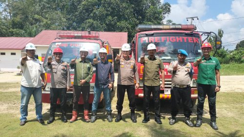 Polsek Kerumutan dan PT SLS perketat kesiapan Sarpras Karhutla hadapi El Nino.(foto: andi/halloriau.com)
