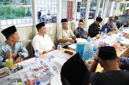 Kegiatan buka puasa bersama PWI Kuansing dan DPRD Kuansing.(foto: ultra/halloriau.com)