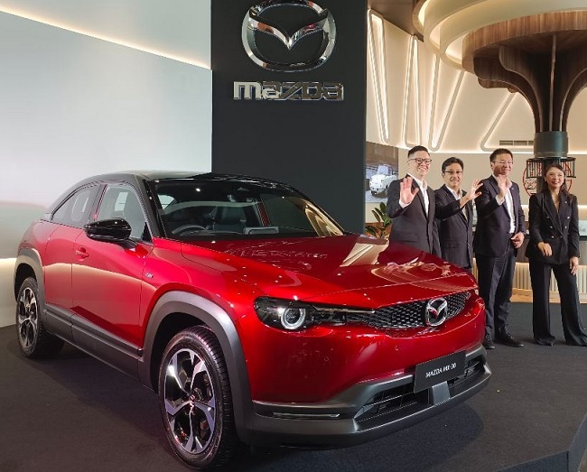 Mazda Indonesia resmi meluncurkan mobil listrik berbasis baterai (battery electric vehicle/BEV) terbarunya di Indonesia, yakni MX-30.