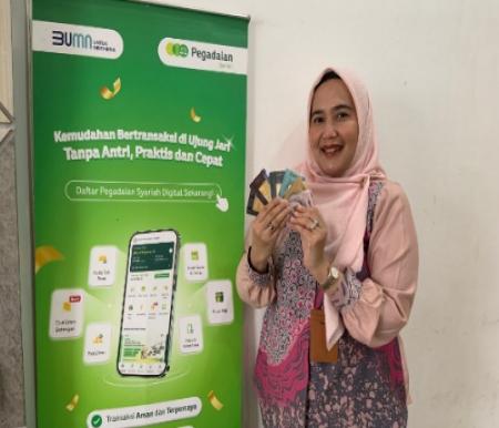 Kepala Cabang Pegadaian Syariah Harapan Raya, Richa Madona.(foto: meri/halloriau.com)