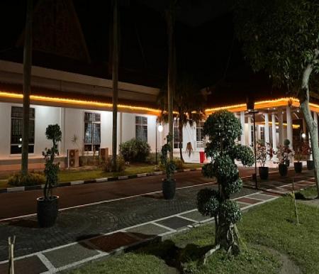 Rumah dinas Gubernur Riau mendadak sunyi usai Abdul Wahid terjaring OTT KPK.(foto: sri/halloriau.com)