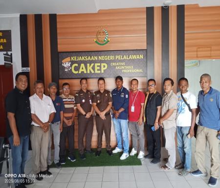 PWI Pelalawan bersilaturahmi dengan Kejari baru (foto/Andy)