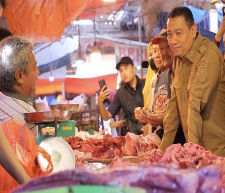 Wawako Pekanbaru, Markarius sidak Pasar Simpang Baru jelang Lebaran Idulfitri (foto/ist)