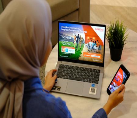 IndiHome tawarkan Paket Internet terbaru mulai Rp230 ribu, dengan kecepatan internet 50–200 Mbps, sudah dilengkapi layanan video streaming, dan opsi lebih dari 110 saluran TV. (Foto: Istimewa)