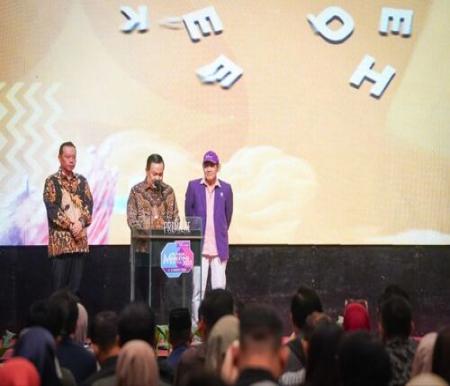 Wakil Gubernur Riau SF Hariyanto membuka Pekanbaru Marketing Festival 2025. (Foto: Sri Wahyuni)