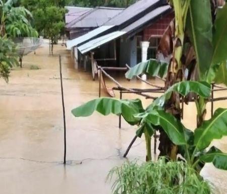 Ilustrasi seluruh kabupaten/kota di Riau resmi siaga darurat hidrometeorologi (foto/int)