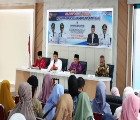 Wakil Walikota Pekanbaru, Markarius membuka Musrenbang tingkat Kecamatan Sukajadi (foto/Tata)
