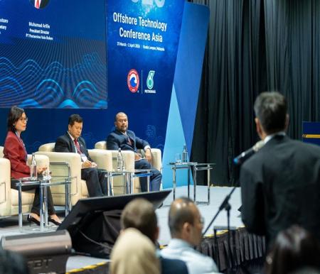 Direktur Utama PT Pertamina Hulu Rokan Muhamad Arifin saat memberikan materi pada ajang  Offshore Technology Conference (OTC) Asia 2026 yang berlangsung di Kuala Lumpur, Malaysia, pada Kamis (2/4).