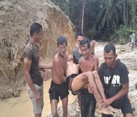 Satu warga Kuansing tewas tertimbun longsor akibat aktivitas PETI yang dilarang (foto/klikmx)