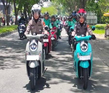 Kegiatan Zen on Wheels diikuti pelajar dan komunitas Honda Scoopy Pekanbaru dalam momen Hari Kartini.(foto: istimewa)