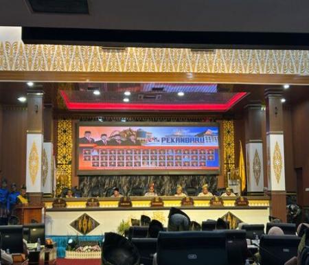 Rapat Paripurna Istimewa DPRD Pekanbaru dalam rangka Hari Jadi ke-241 Pekanbaru. (Foto: Media Center Riau)