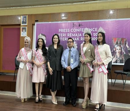 Dispar Riau menyatakan dukungan penuh terhadap empat finalis Puteri Remaja dan Anak Riau 2025. (Foto: Sri Wahyuni)
