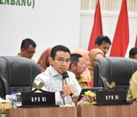  Anggota Komisi VII DPR RI Fraksi PKS Hendry Munief MBA.