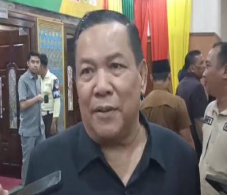 Wagubri, SF Hariyanto usai hadiri Paripurna RPJMD 2025-2029 di DPRD Riau.(foto: barkah/halloriau.com)