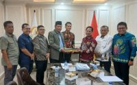 Plt Bupati Kuansing, H Muklisin, secara langsung menemui sejumlah Anggota DPD RI asal daerah pemilihan Riau di Gedung DPR RI, Senayan.(foto: ultra/halloriau.com)