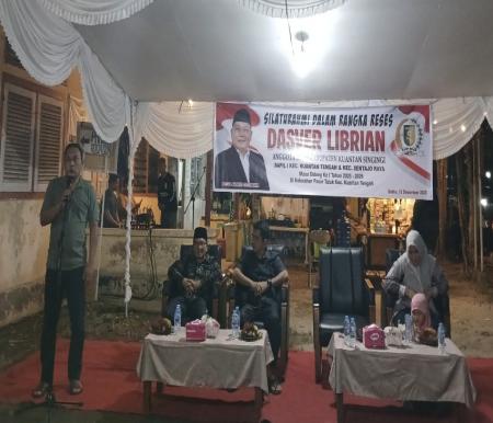 Dasver Librian menggelar reses di Kelurahan Pasar Teluk Kuantan (foto/ultra)