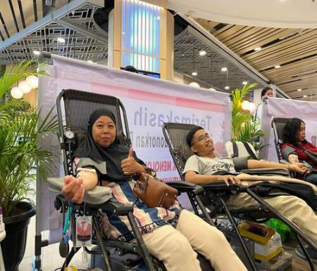 Living World Pekanbaru mengajak masyarakat untuk berpartisipasi dalam aksi donor darah. (Foto: Sri Wahyuni)