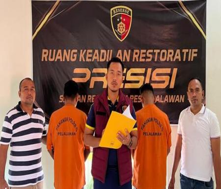 Polres Pelalawan berhasil menangkap seorang pelaku curanmor berinisial (M) yang meresahkan masyarakat Pangkalan Kerinci. (Foto: Andy Indrayanto)