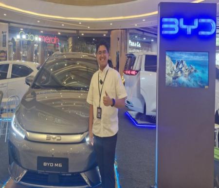 BYD M6 hadir di Mal LW Pekanbaru, tawarkan kenyamanan dan efisiensi hingga 530 Km sekali cas (foto/Fitri)