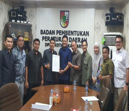 Fraksi Golkar Pekanbaru ajukan Ranperda inisiatif tentang pengelolaan drainase dan air permukaan (foto/Mimi)