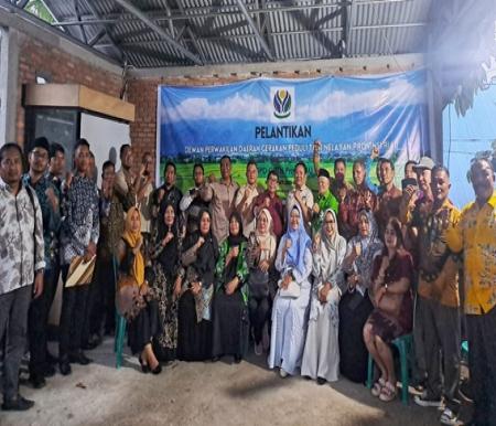 Ketua Umum GPTN Pusat, Harmanto bersama Ketua GPTN Riau, Erfan serta pengurus usai dilantik di Purwo Farm, Rumbai (foto/riki)